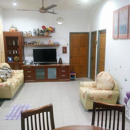 Cozy Mount Erskine Homestay George Town Exterior photo